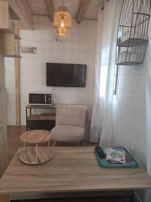 Joli T2 Bas De Chalet Plage De 格吕桑 外观 照片